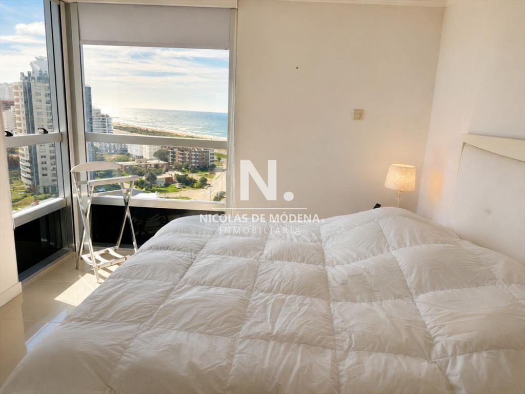 Vende apartamento de 3 dormitorios en Brava, Punta del Este