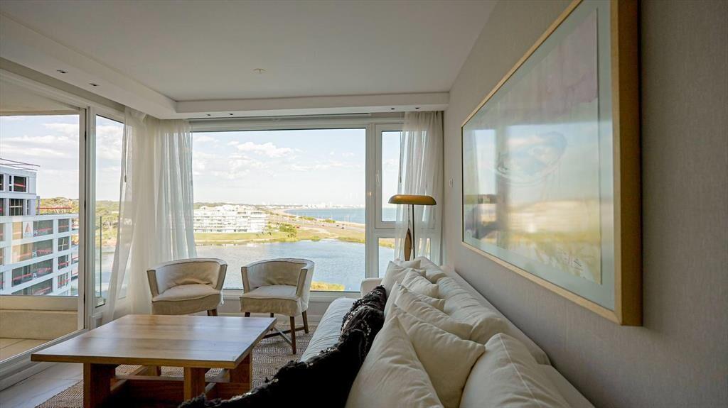 Vendo apartamento 3 dormitorios Punta del Este primera líne