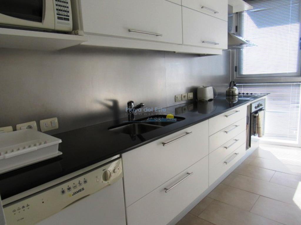 Apartamento en La Barra 3 dormitorios con balcón