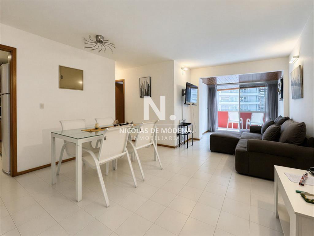 Apartamento de 2 dormitorios en venta y alquiler