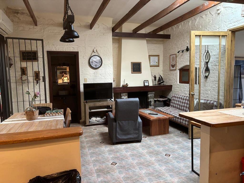 D'Angelo, excelente Casa en venta c/ gge y 3 dormitorios...