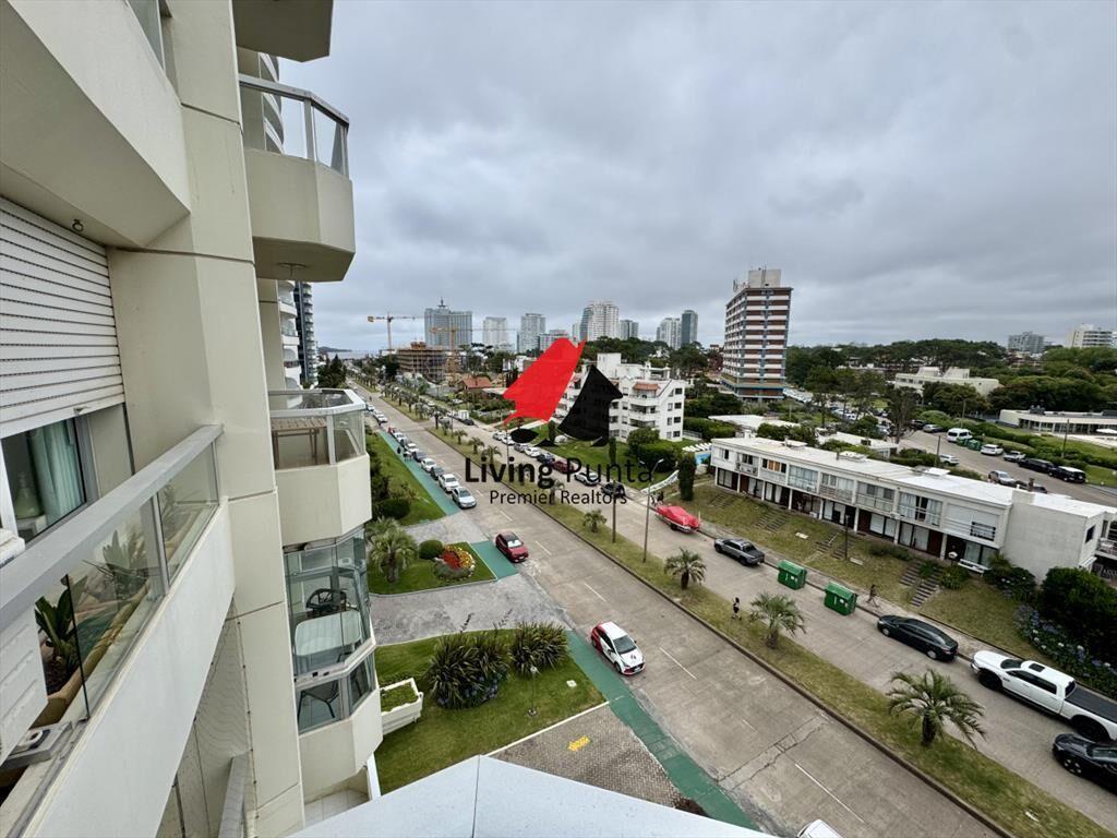 Apartamento a pasos del mar y servicios