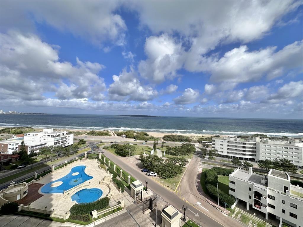 VENTA APARTAMENTO 3 DORMITORIOS EDIFICIO LE