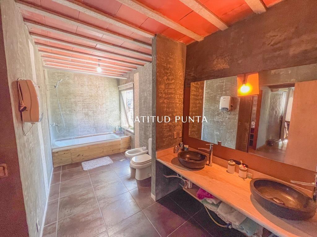 Casa 5 dormitorios con piscina. Barrio CÃ³rdoba