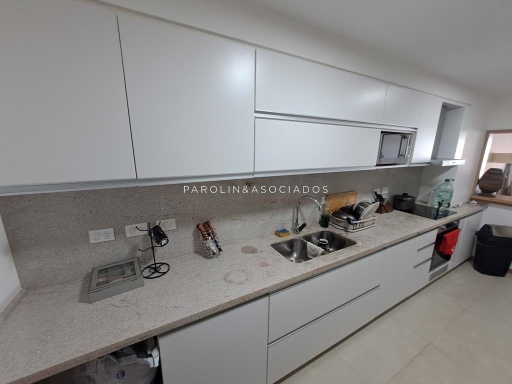 Apartamento en venta de 2 dormitorios en edificio