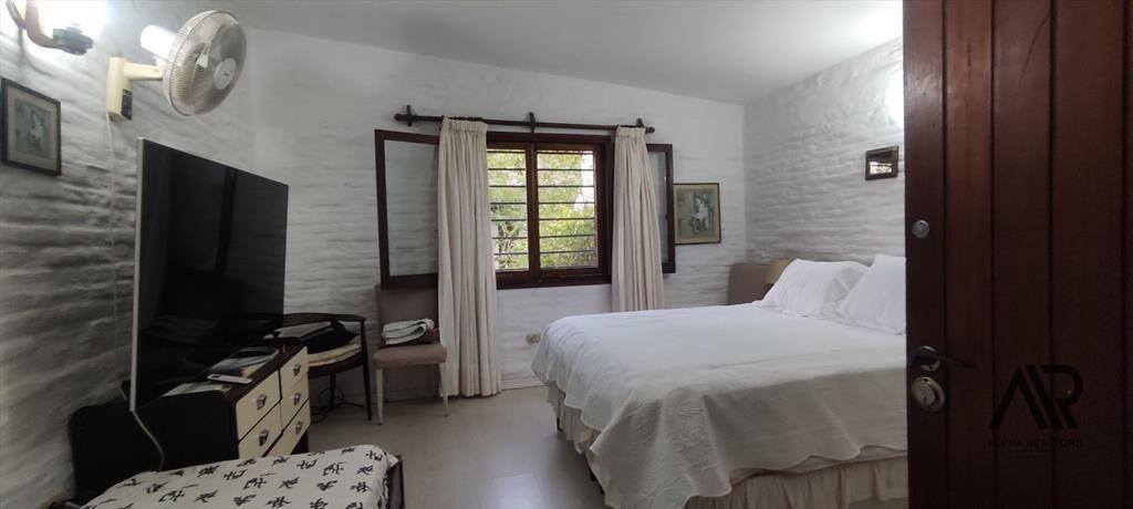 Casa en venta de 4 dormitorios c/ cochera en Jardin Pinares