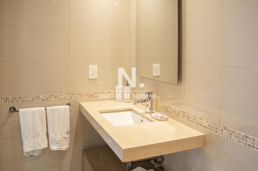 Departamento de 1 dormitorio en playa Mansa. DEL
