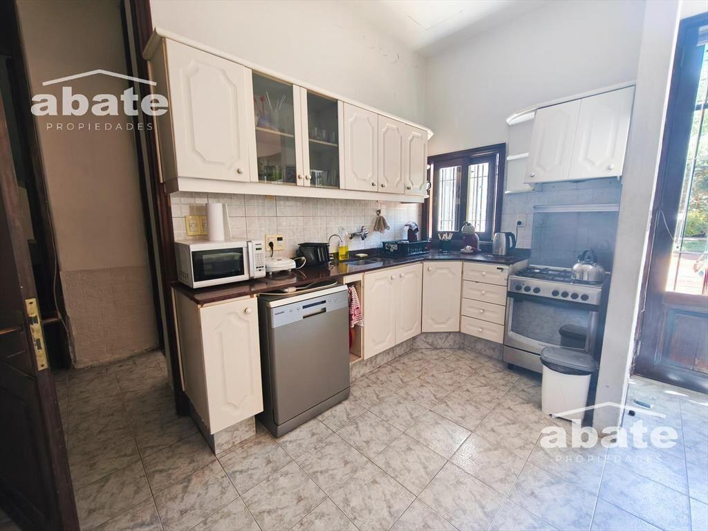 Venta Casa de 3 dormitorios, Escritorio y Jardín en Pocitos