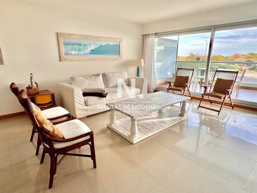 Alquila apartamento de 2 dormitorios con vista al