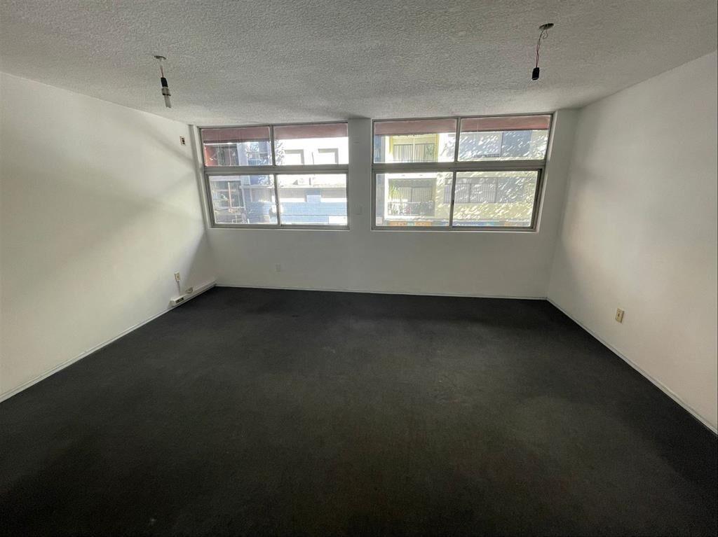 OFICINAS Y SUBSUELO DE COCHERAS
