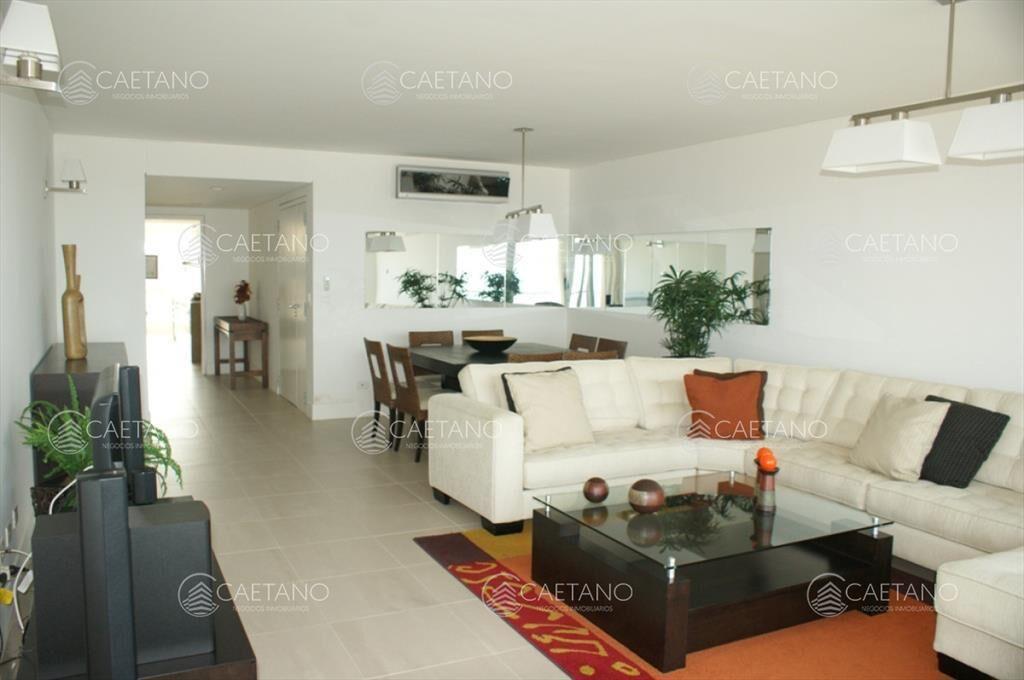 Alquiler de apartamento en Playa Brava.