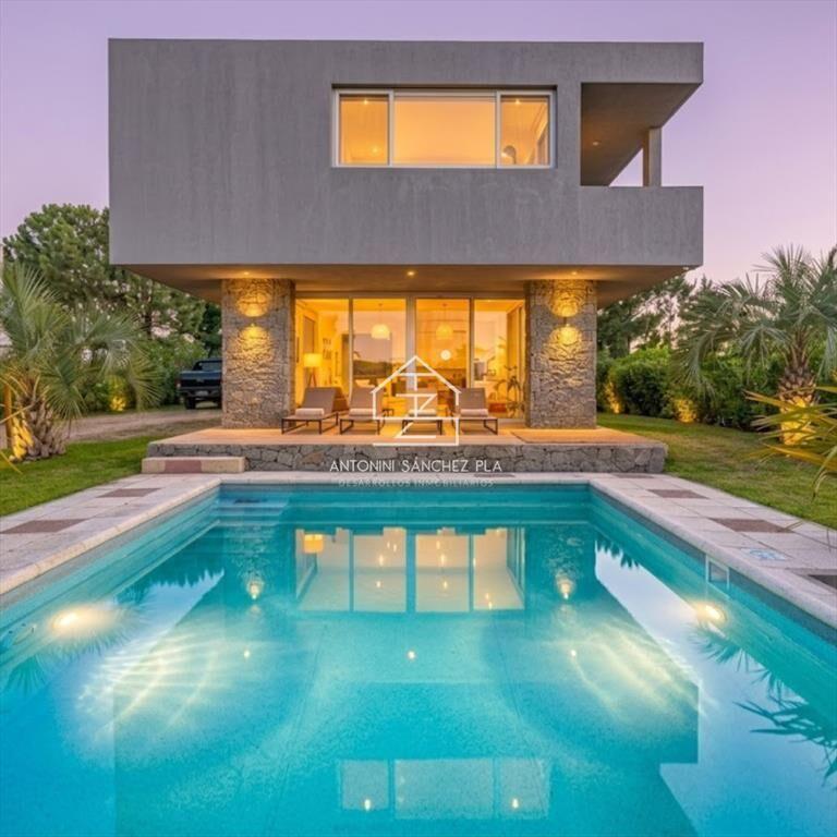 CASA EN VENTA A 50M DEL MAR