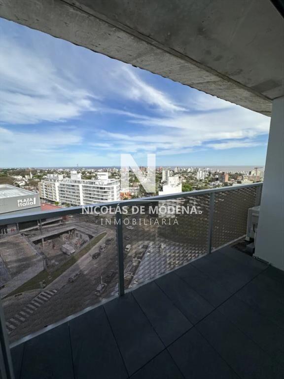 Venta Apartamento de 3 dormitorios Con Renta en