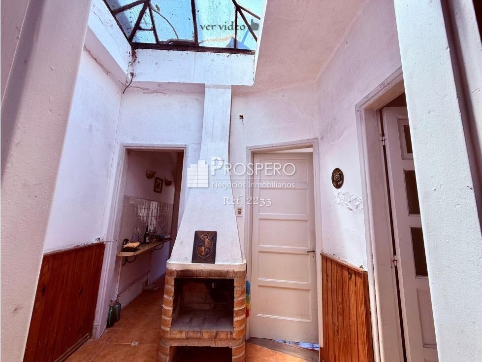 2233/1 Venta Casa 2dorm Pocitos Nuevo Fondo Galpón