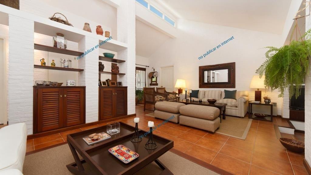 CASA DE 3 DORMITORIOS EN LUGANO, PUNTA DEL ESTE