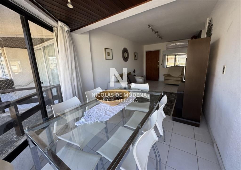 En venta apartamento de 3 dormitorios en Punta