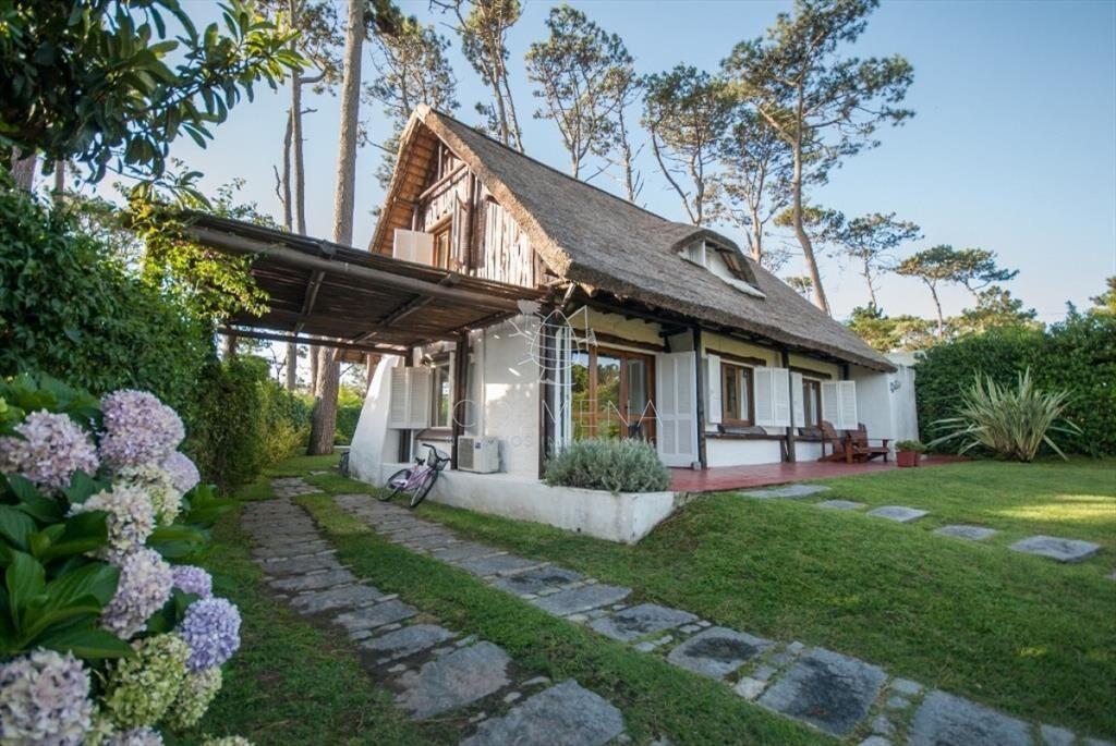 Casa en ALQUILER a sÃ³lo 150 mtrs del Mar