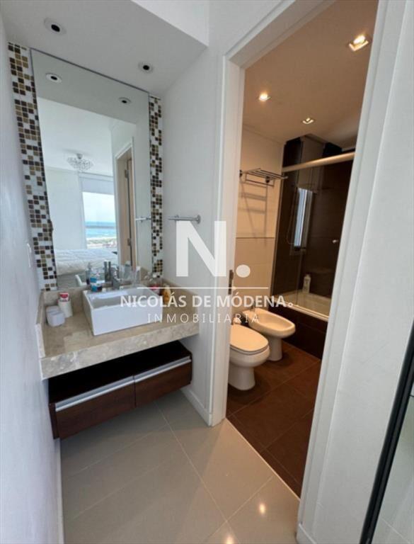 Vende apartamento de 3 dormitorios en Brava, Punta del Este