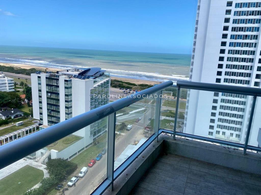 Hermoso apartamento en venta en Look Tower, Punta del Este.