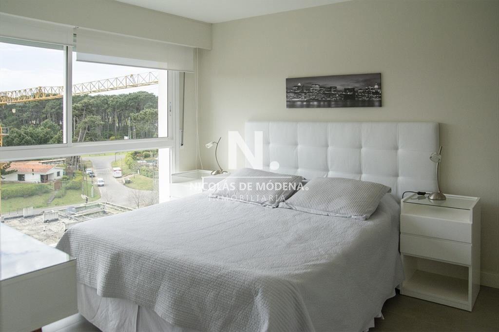 Departamento de 2 dormitorios en venta, Punta del Este