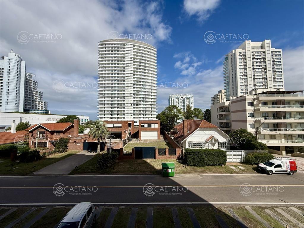 Venta apartamento 2 dormitorios. Playa mansa, del