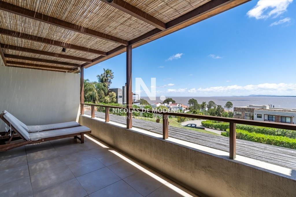 Vende departamento de 2 dormitorios en suites, en