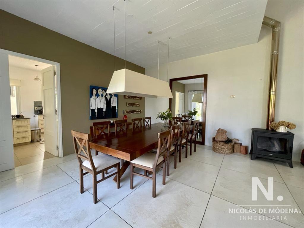 Excelente casa de Cuatro Dormitorios en Laguna Blanca