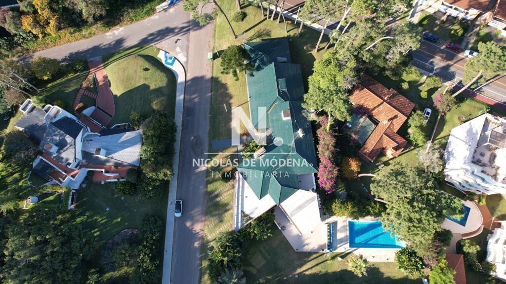 Vende y alquila gran casa de 5 dormitorios en del