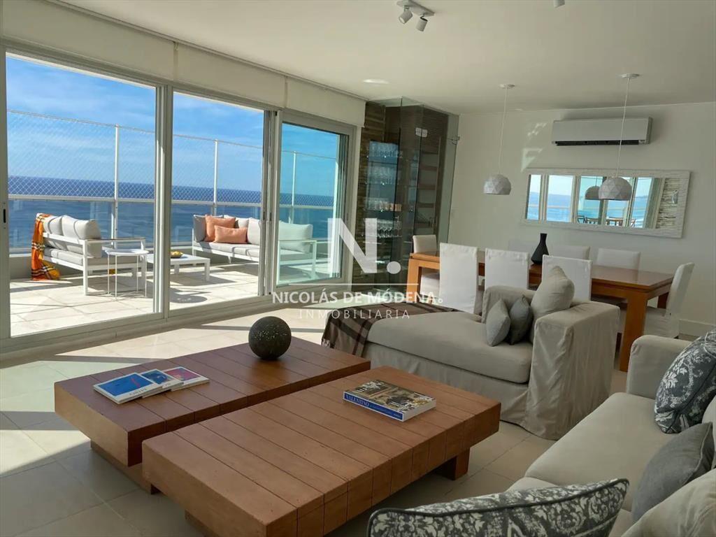 PentHouse de cuatro dormitorios en suite en Le y