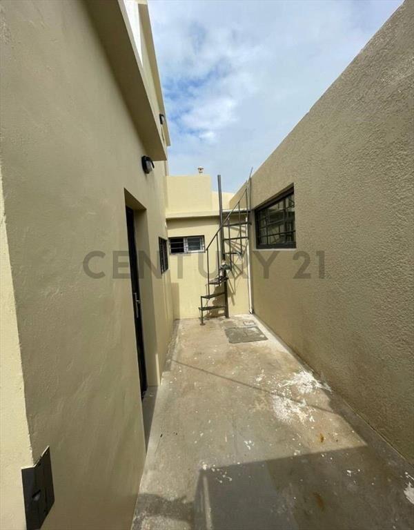 Malvin sur APTA PARA BANCO, garage. Terraza