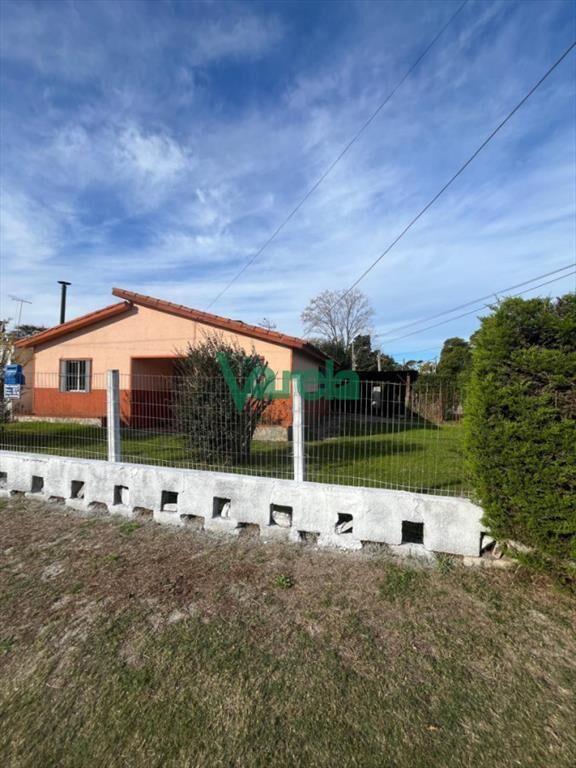 Venta de casa en Salinas, chalÃ© de tejas, 3