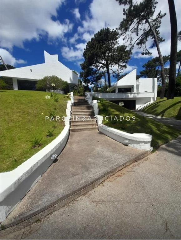 Casa en venta en Lugano, Punta del este, 3 y