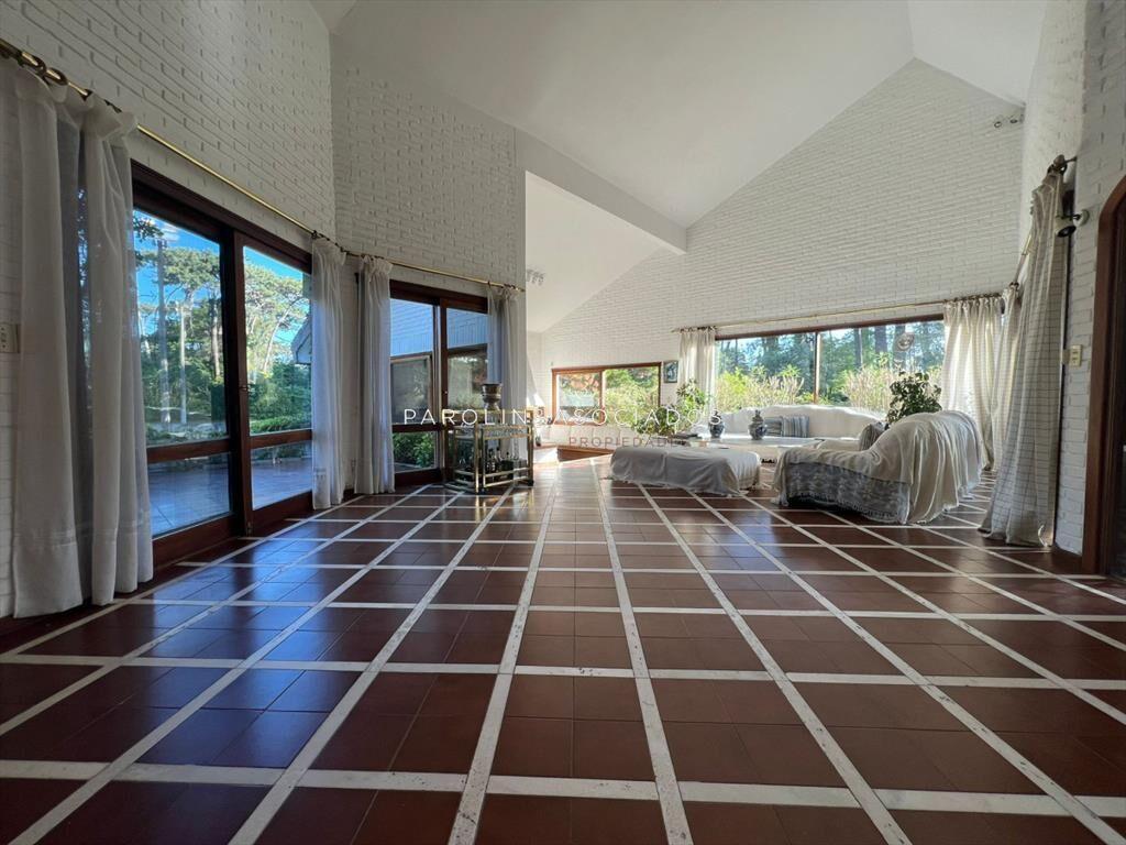 Casa de 4 dormitorios en venta en Lugano, Punta