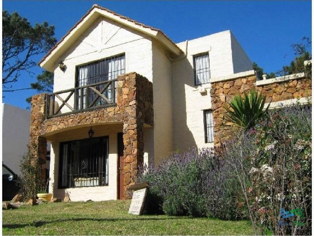 Casa en Montoya, 3 dormitorios *