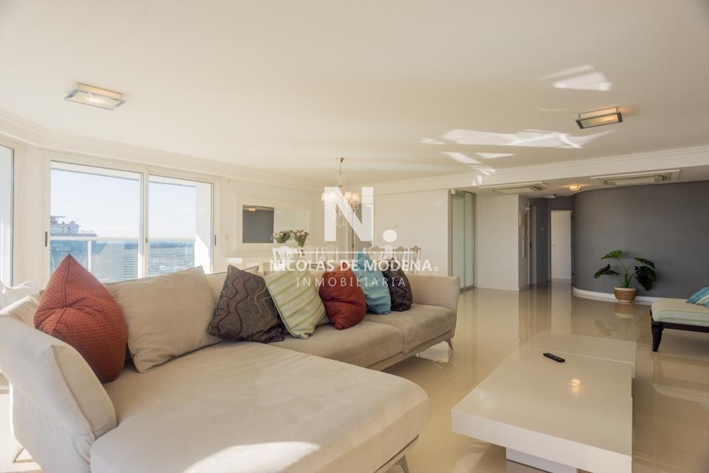 Se vende apartamento en Mansa, de 3 dormitorios