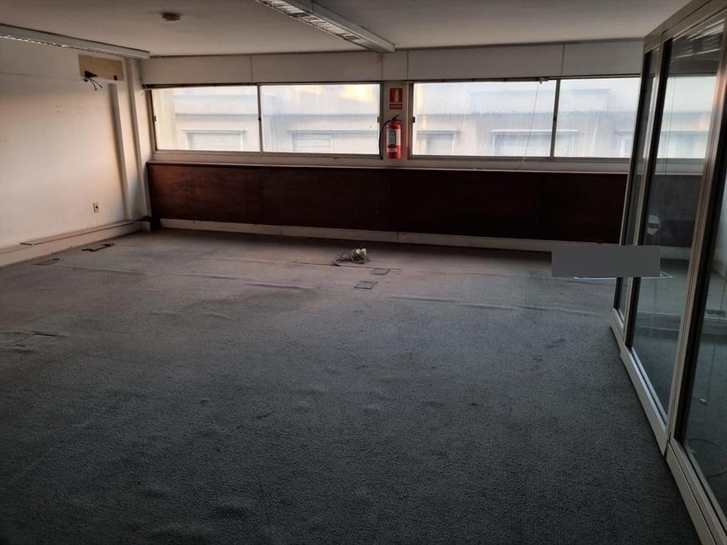 Oficina- Misiones y Cerrito, 220 m2 , planta llana !!
