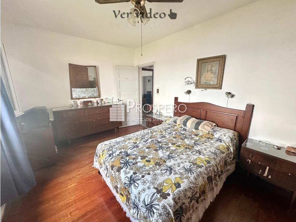 VA2217 Venta Apto 2dorm Ciudad Vieja Vistas al Mar Balcón