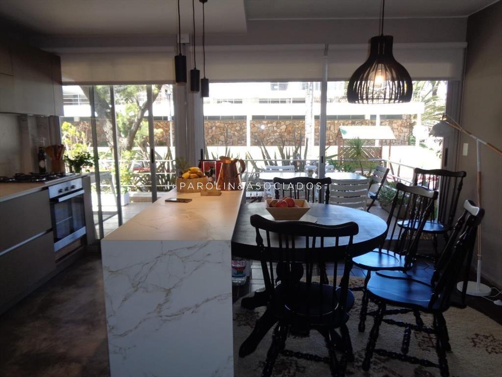 Apartamento de 2 dormitorios en venta en Punta