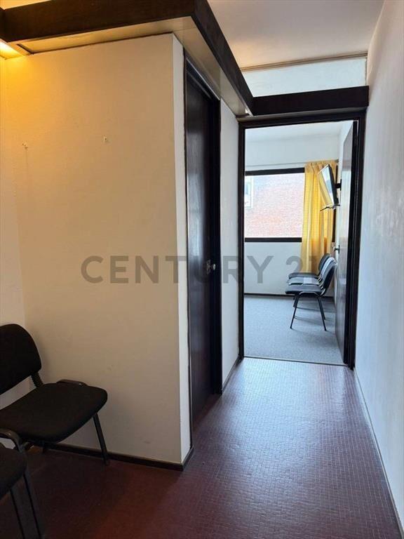 OFICINA ,VISTA  Centro, amueblada, con baño,Kitchenette