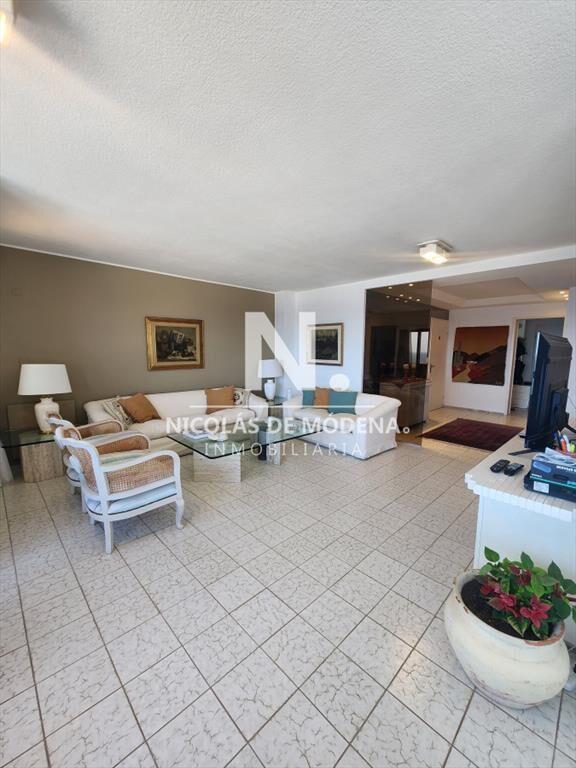 APARTAMENTO EN VENTA EN TORRE VAN GOGH, VISTA AL