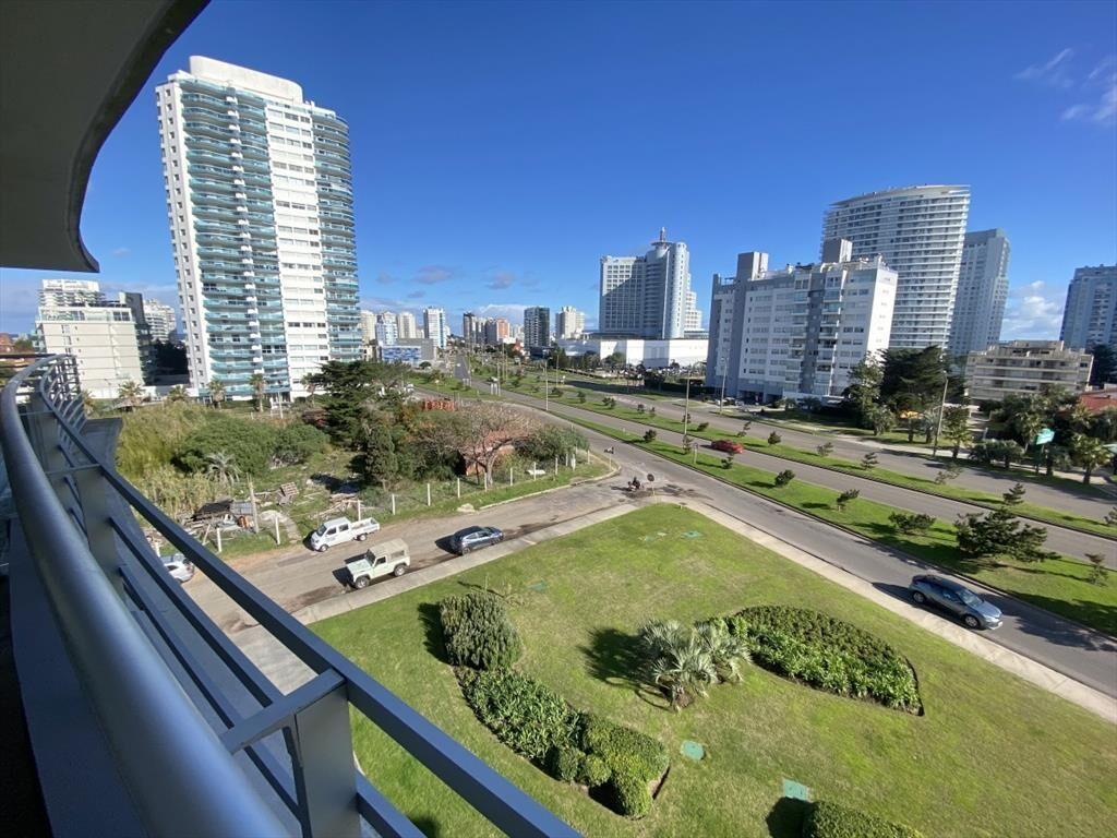 VENTA APARTAMENTO 2 DORMITORIOS EDIFICIO ALEXANDER BOULEVAR