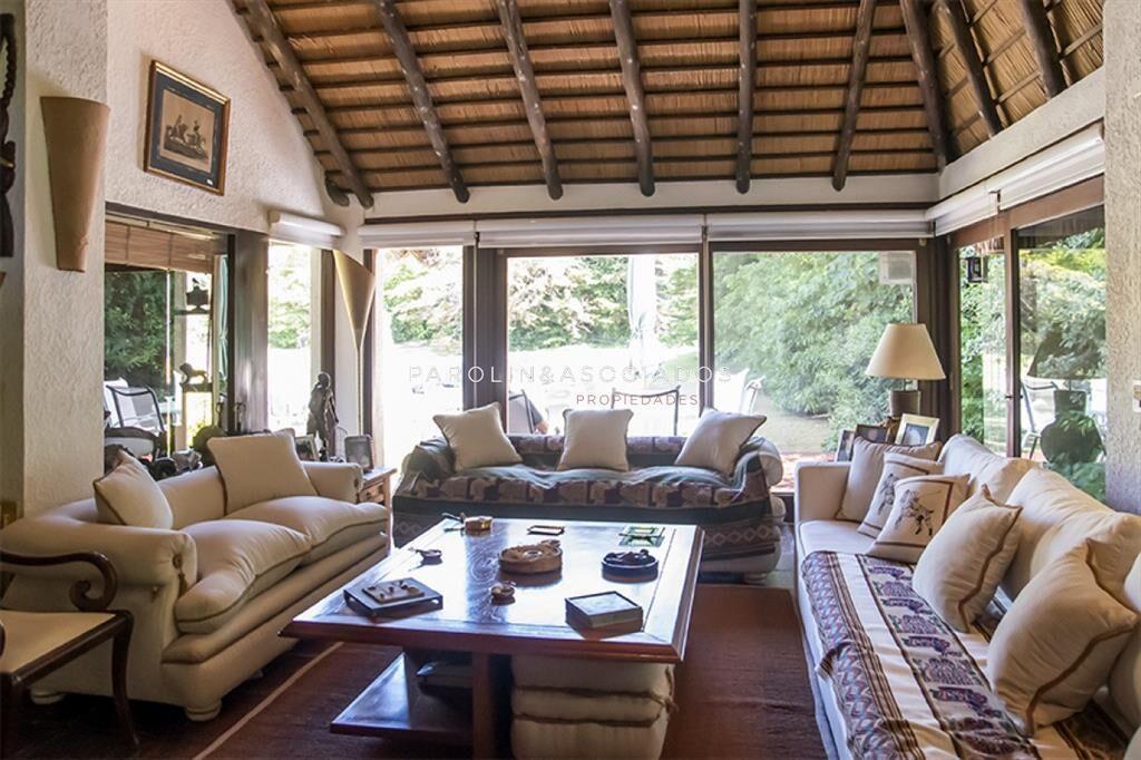 Casa de gran porte en venta en Golf, Punta del Este.