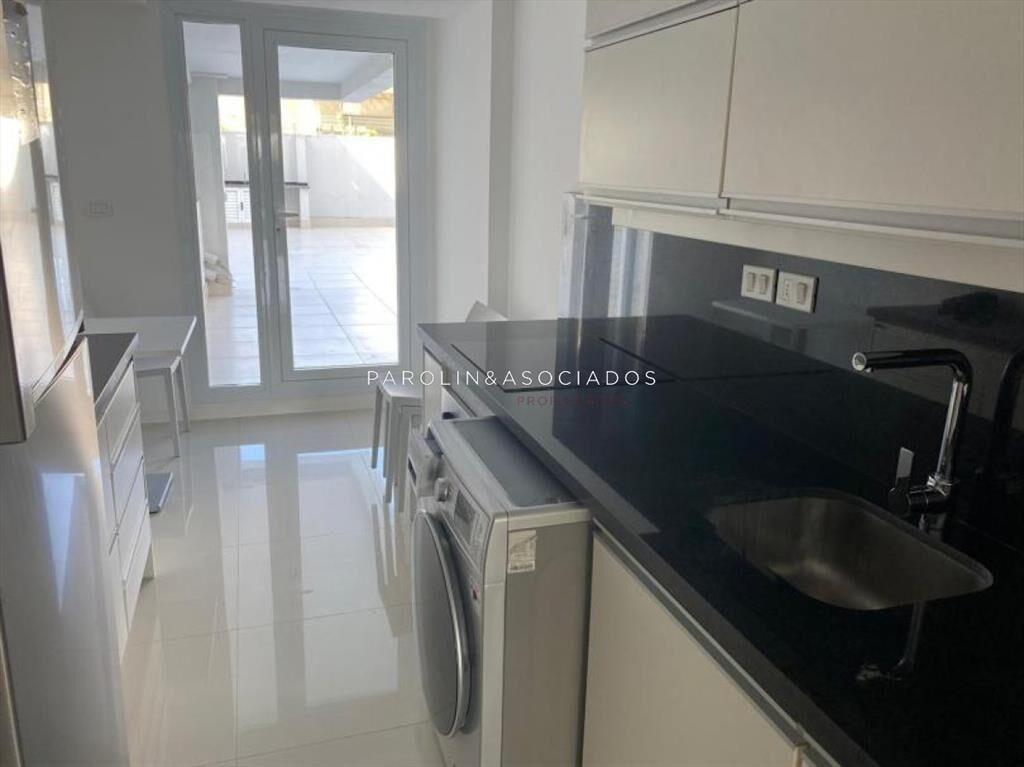 Apartamento en venta de 3 dormitorios en edificio