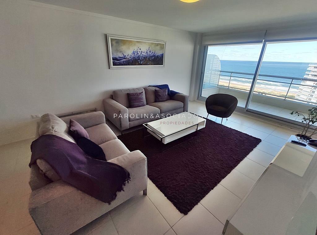 Apartamento en venta a metros de mar en edificio The Forest