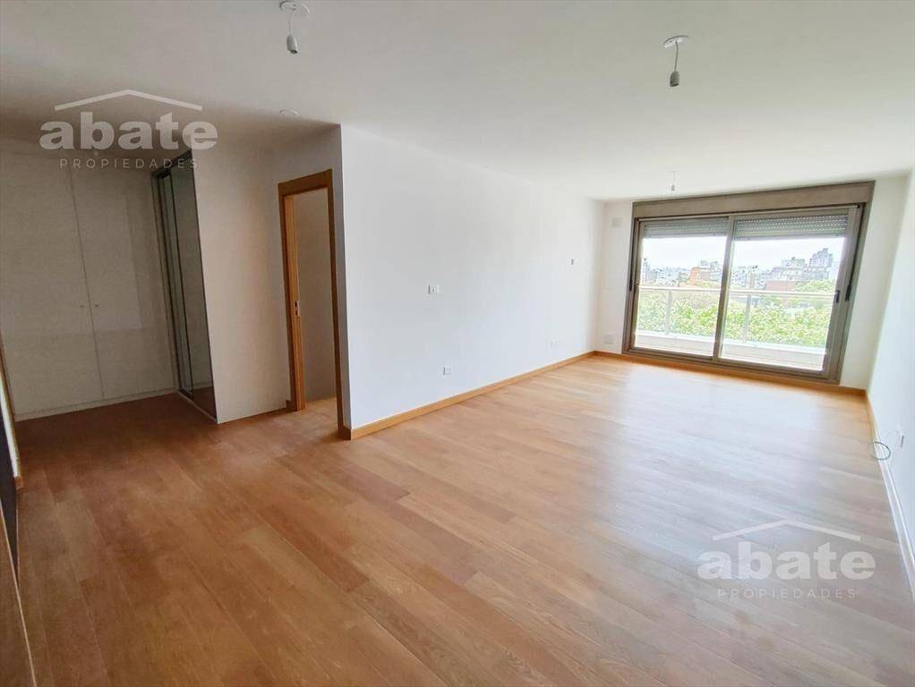 Alquiler apartamento de 1 dormitorio con patio - Punta Carr