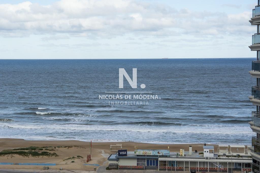 Venta Apartamento 3 dormitorios en torre de zona
