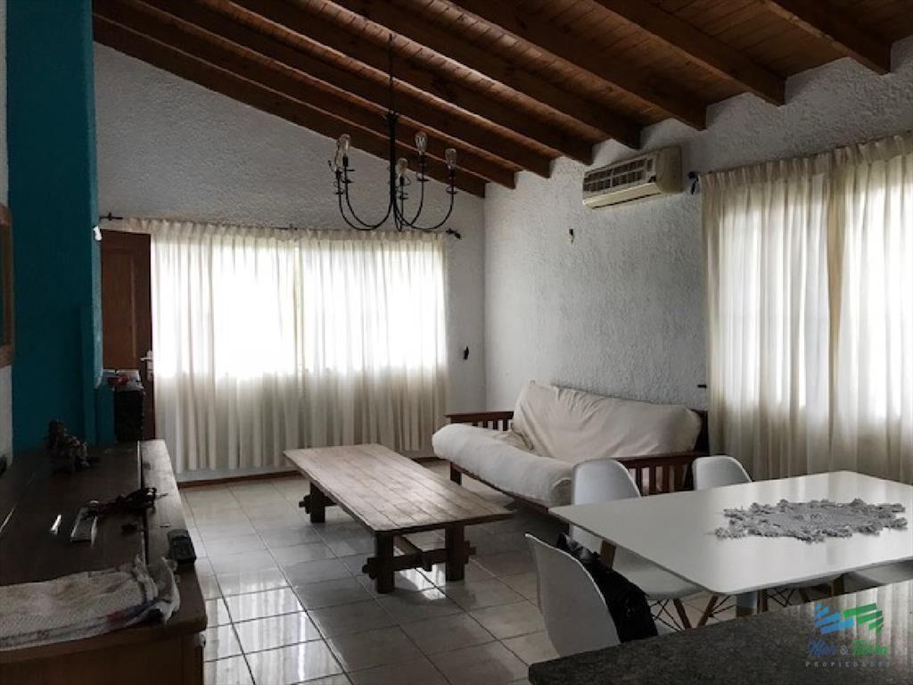 Muy linda casa en un barrio con buen entorno en Maldonado.