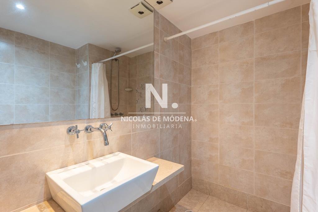 Vende apartamento de 3 dormitorios, en Brava del