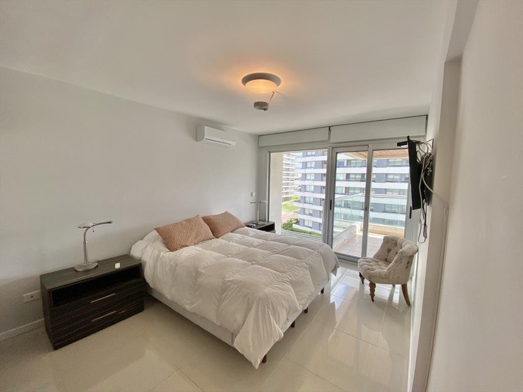 VENTA DE APARTAMENTO DE 2 DORMITORIOS Y MEDIO EN