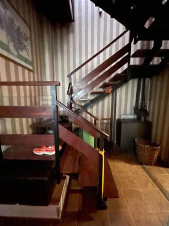 Casa en venta, cuatro dormitorios, garaje.